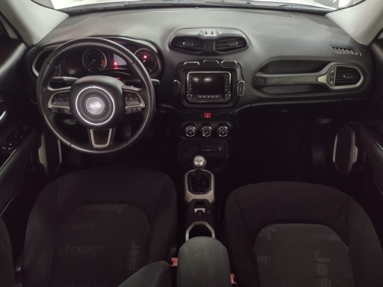 Foto 10 de Renegade 1.8 Sport